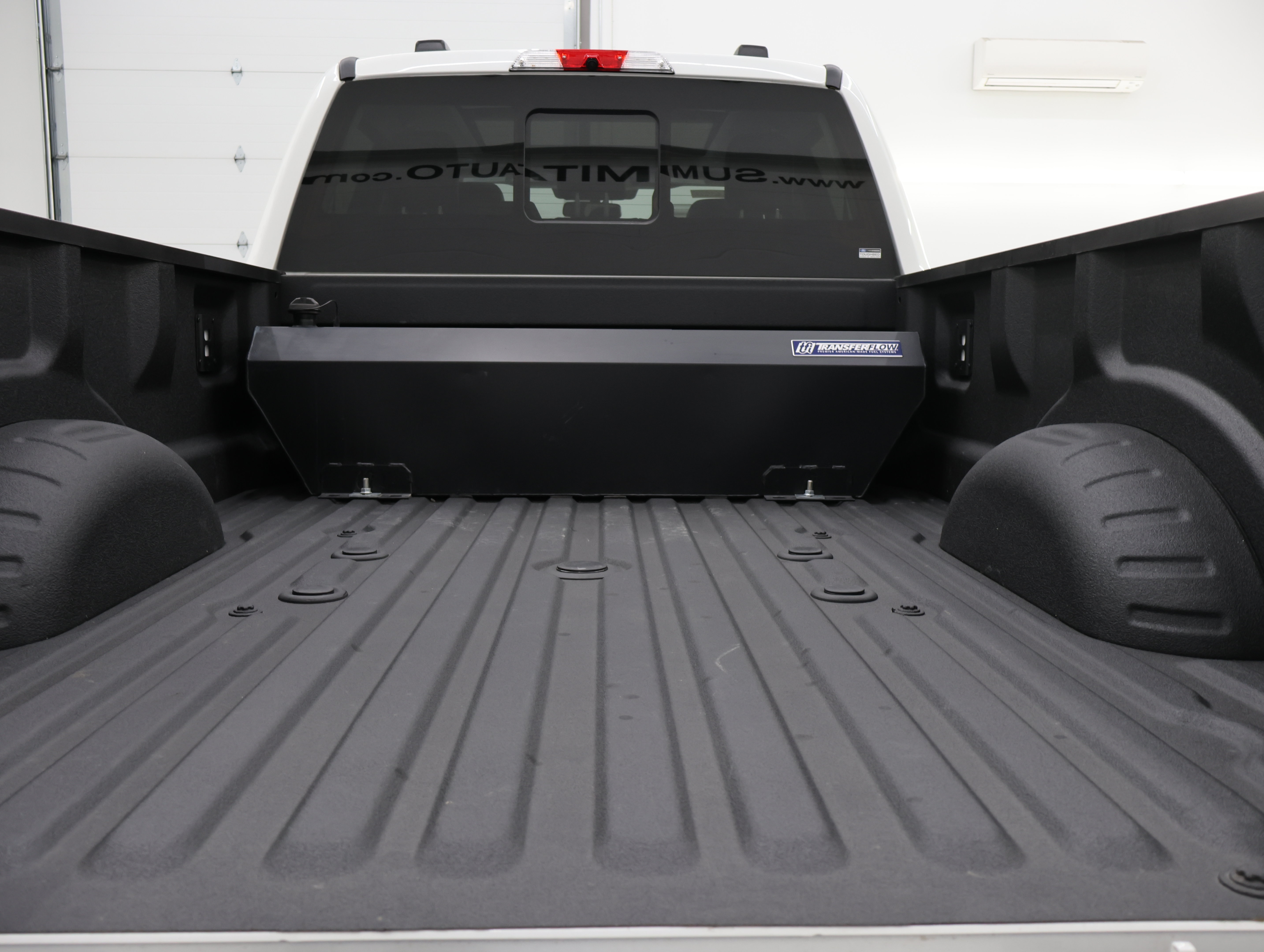 Used 2024 Ford F350 Limited w/ FX4 Off-Road Package AWD/4WD image 32