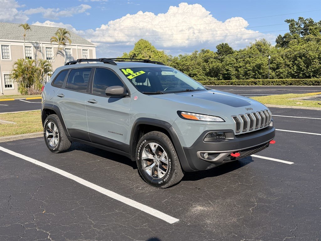 Used 2014 Jeep Cherokee Trailhawk w/ Comfort/Convenience Group AWD/4WD image 1