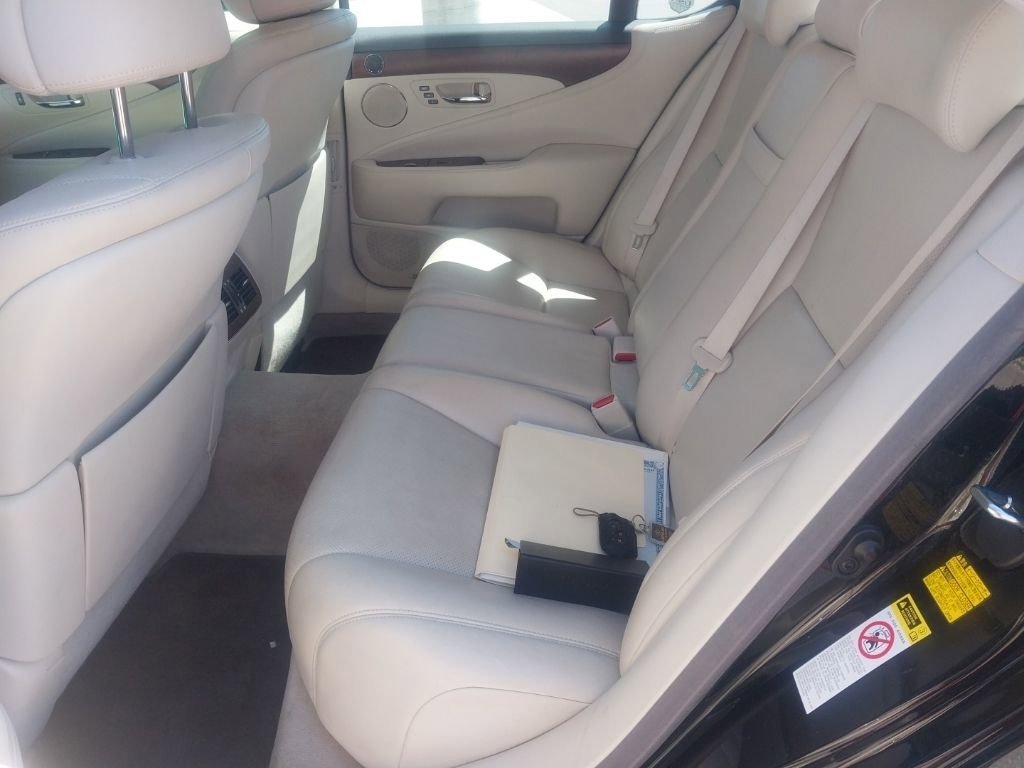 Used 2011 Lexus LS 460 AWD w/ Comfort Plus Pkg image 21