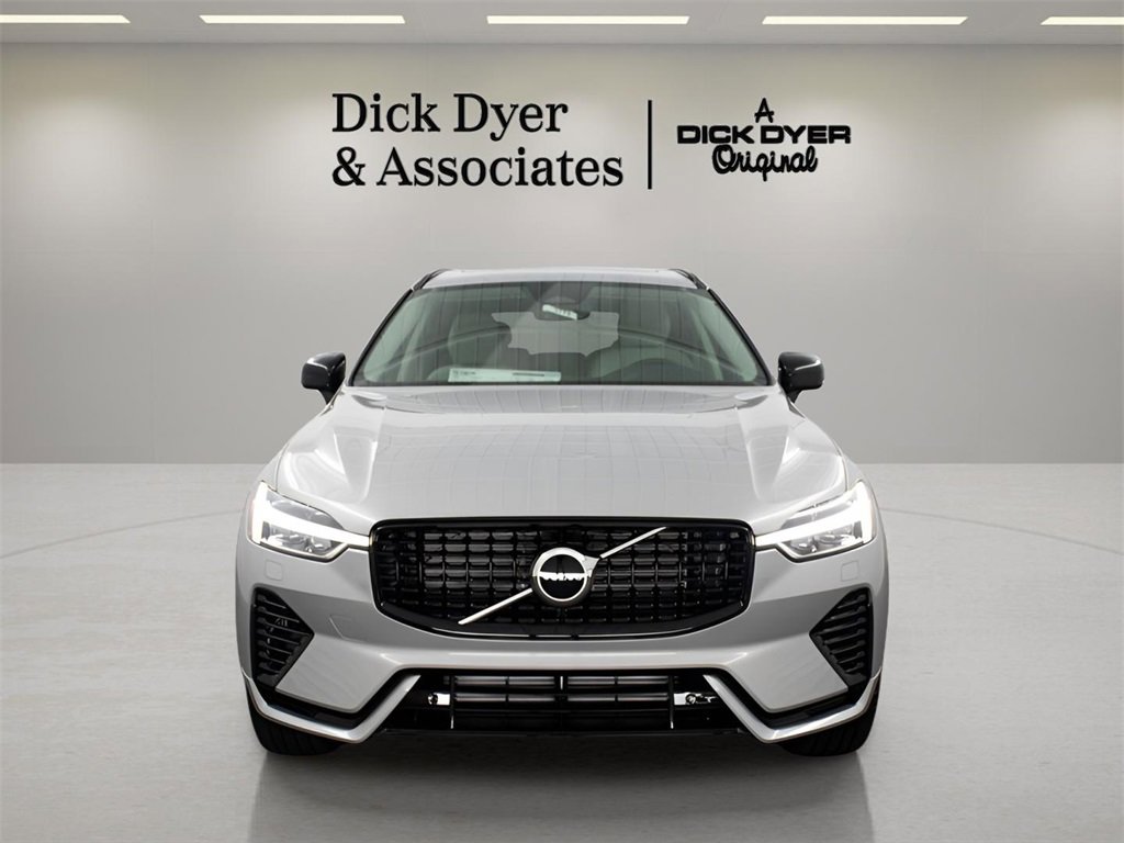 Certified 2025 Volvo XC60 T8 Core w/ Protection Package Premier image 6