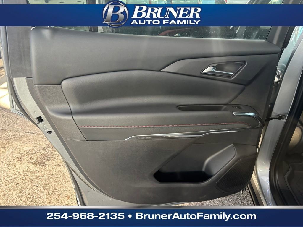 New 2026 Chevrolet Traverse Z71 w/ Driver Confidence Package image 13