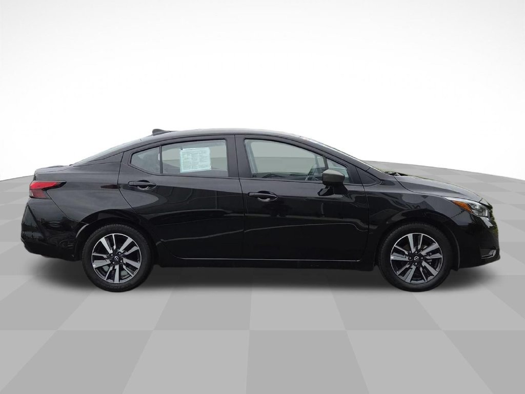 Used 2025 Nissan Versa SV FWD image 2