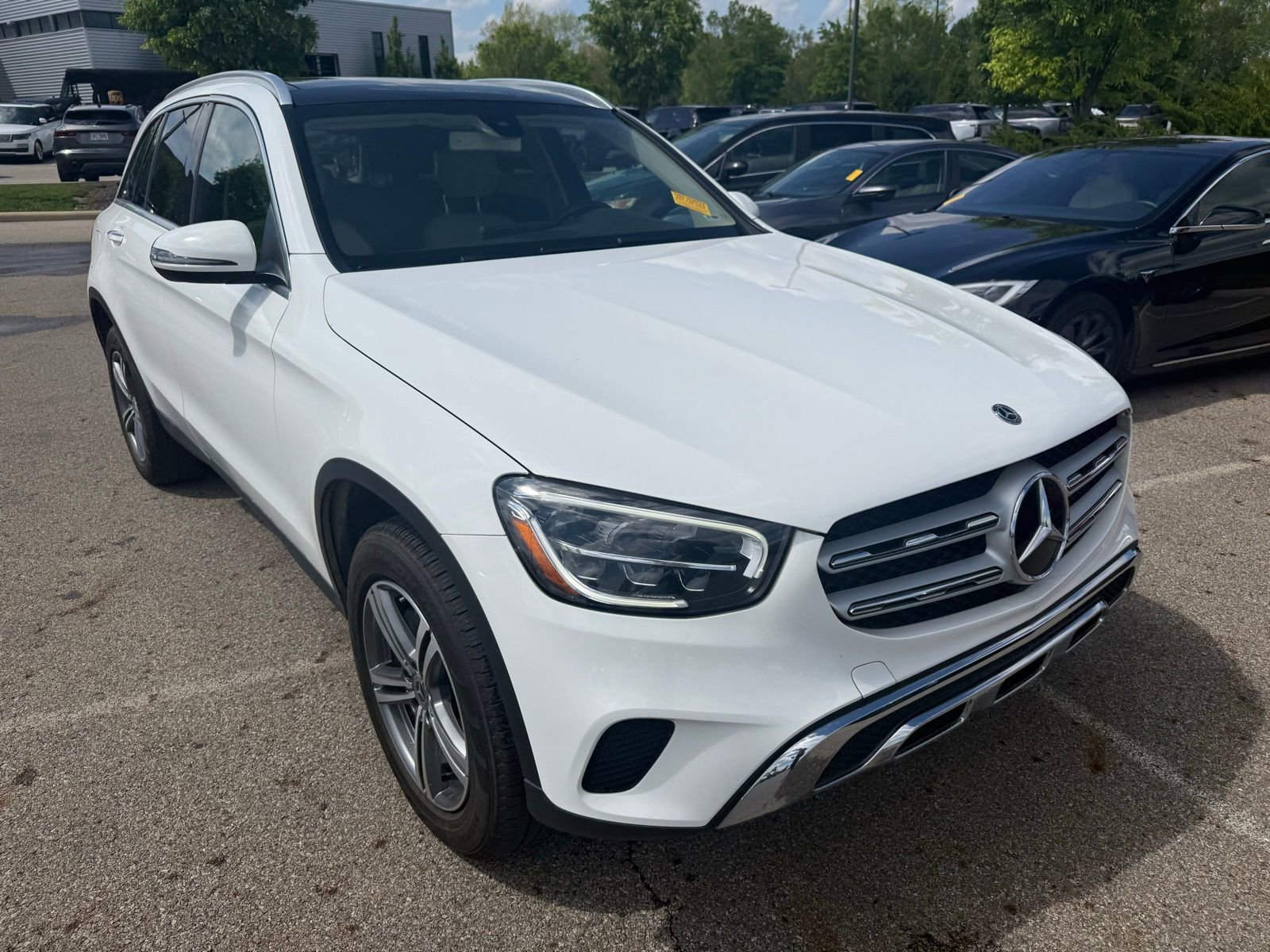 Used 2020 Mercedes-Benz GLC 300 4MATIC image 3