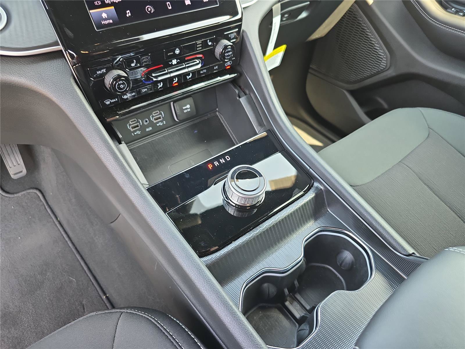 New 2026 Jeep Grand Cherokee Laredo X AWD/4WD image 32