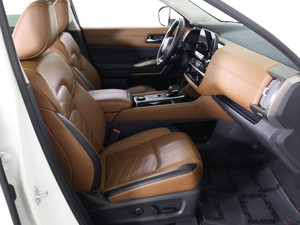 Used 2023 Nissan Pathfinder Platinum AWD/4WD image 34