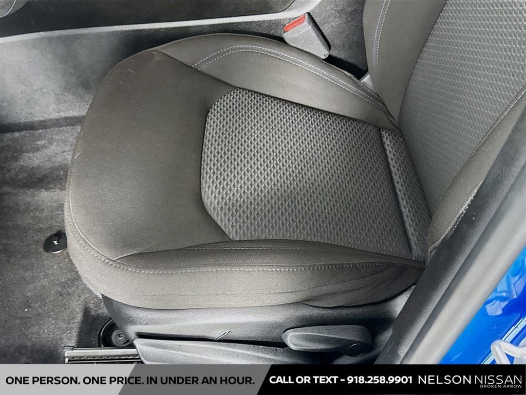 Used 2025 Jeep Compass Sport w/ Mopar Graphics Package image 18