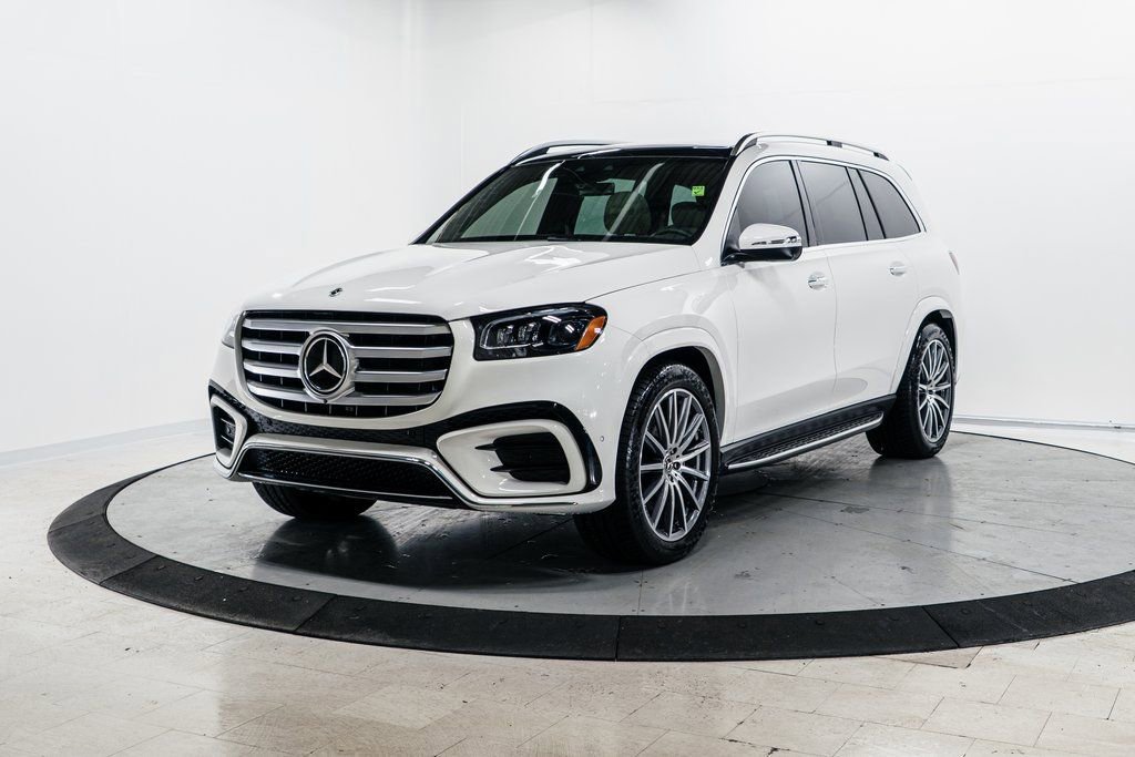 Used 2024 Mercedes-Benz GLS 450 4MATIC image 3