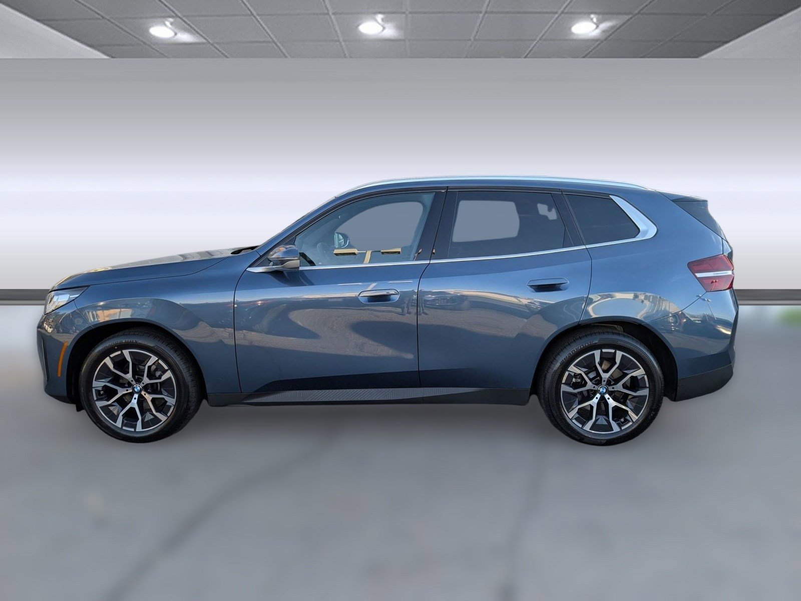 Used 2025 BMW X3 xDrive30i w/ Convenience Package image 2