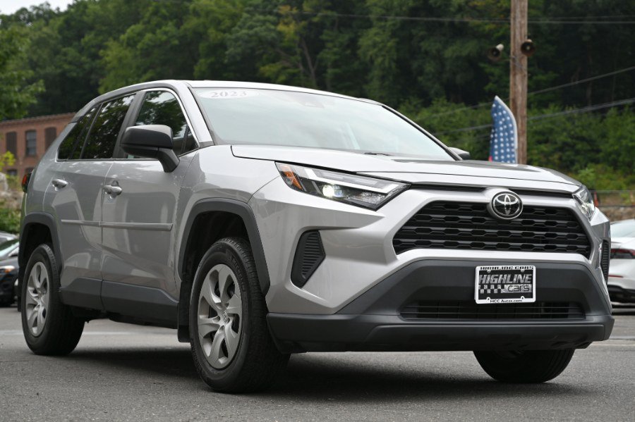 Used 2023 Toyota RAV4 LE AWD/4WD image 7
