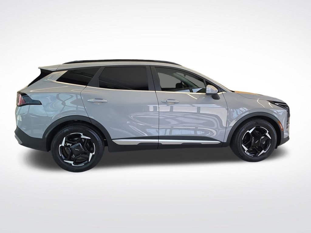 Certified 2026 Kia Sportage EX w/ EX Panorama Roof Package FWD image 9
