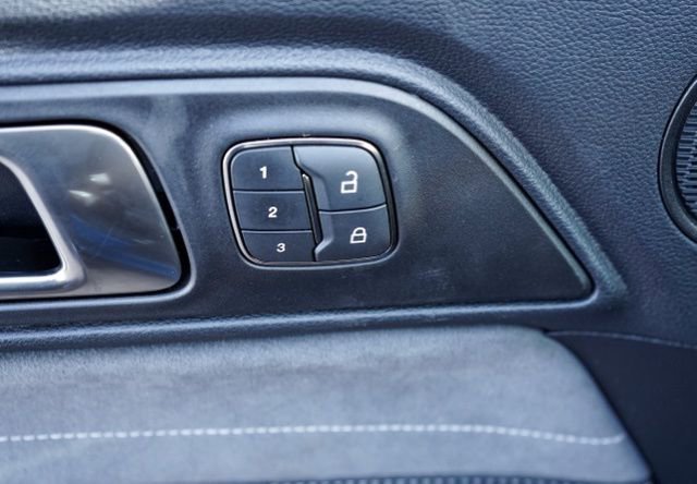 Used 2020 Ford Mustang Shelby GT350 w/ Technology Package image 16