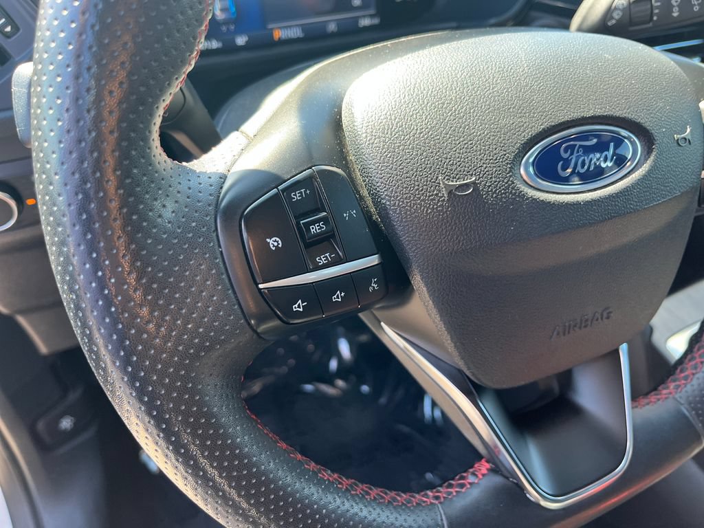Used 2023 Ford Escape ST-Line FWD image 32