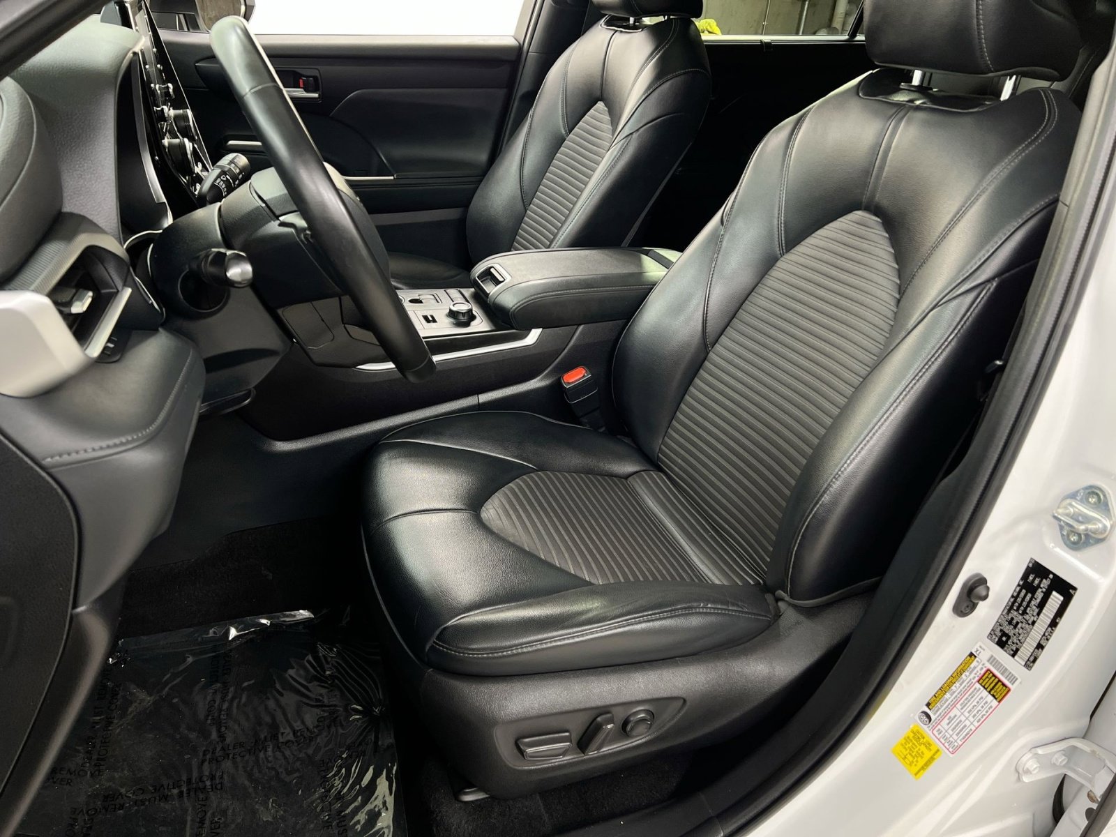 Used 2022 Toyota Highlander XSE image 17