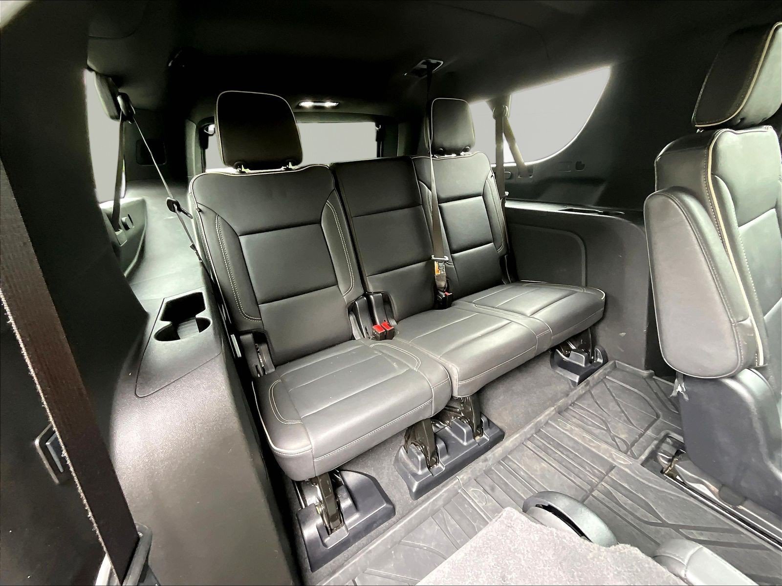 Used 2025 Chevrolet Suburban Premier AWD/4WD image 26