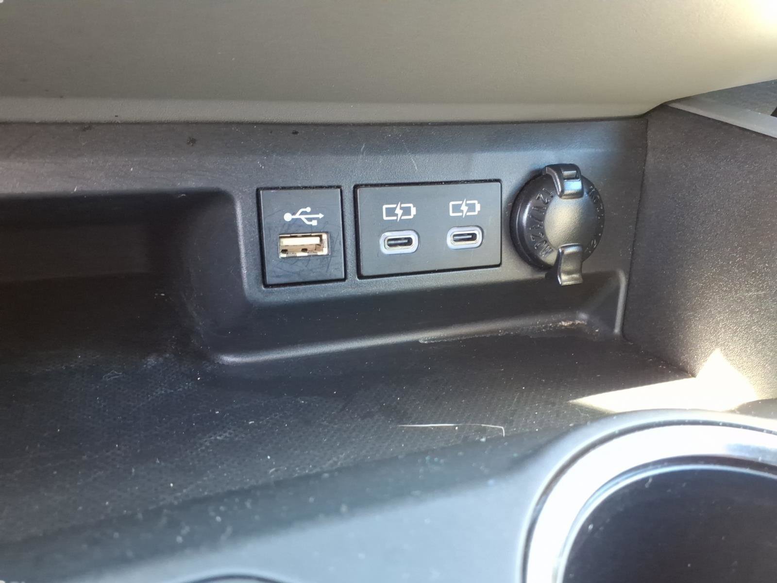 Used 2023 Toyota Highlander XLE w/ Protection Package #3 (TMS) image 24