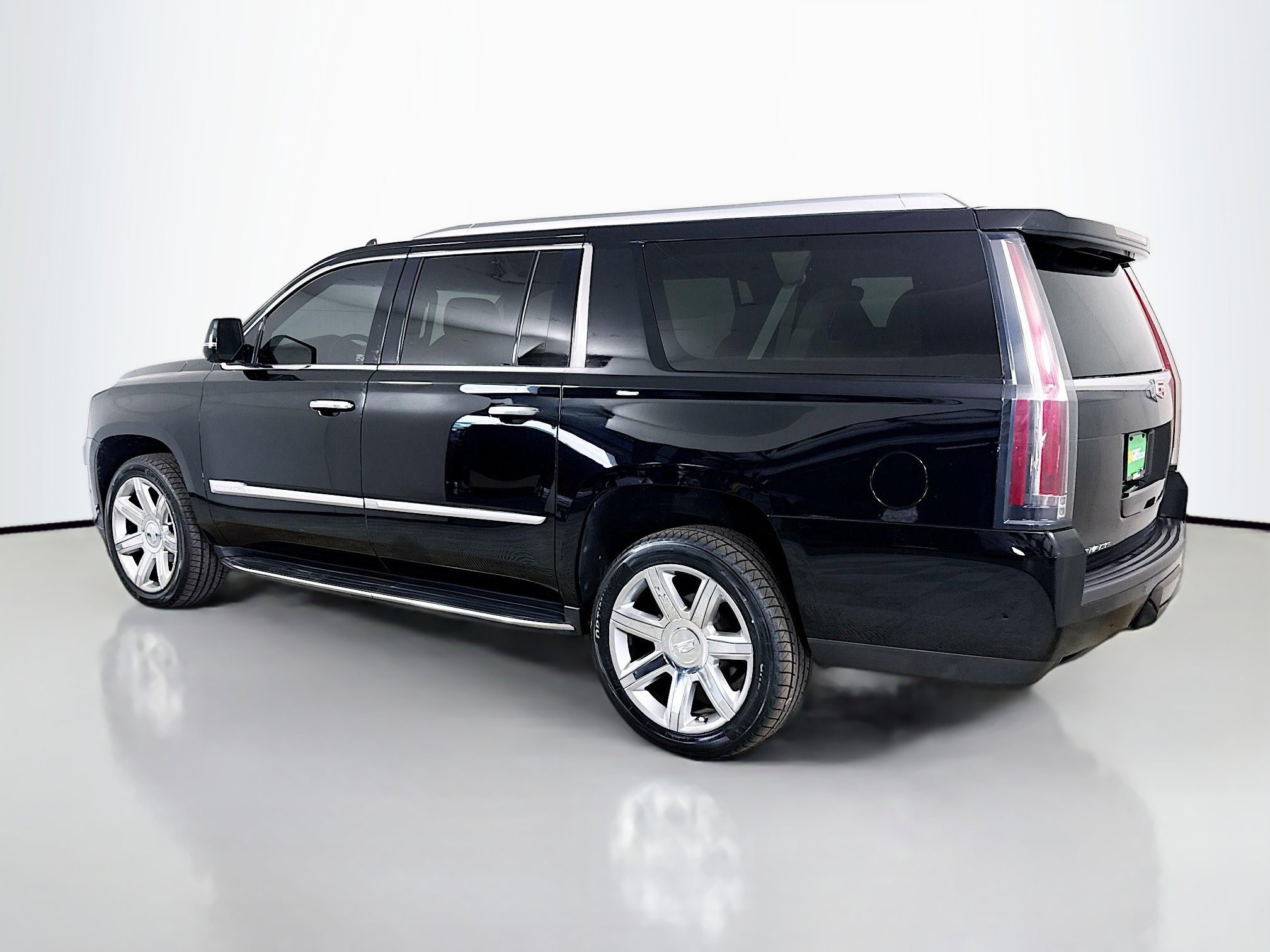 Used 2019 Cadillac Escalade ESV Luxury image 7