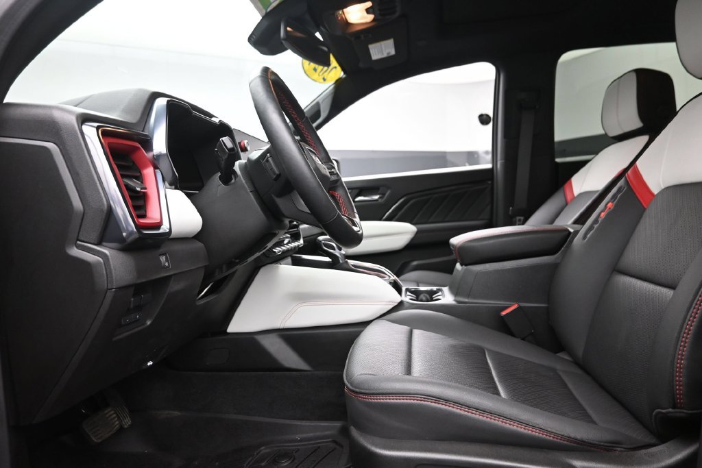 Used 2024 GMC Canyon AT4X AWD/4WD image 16