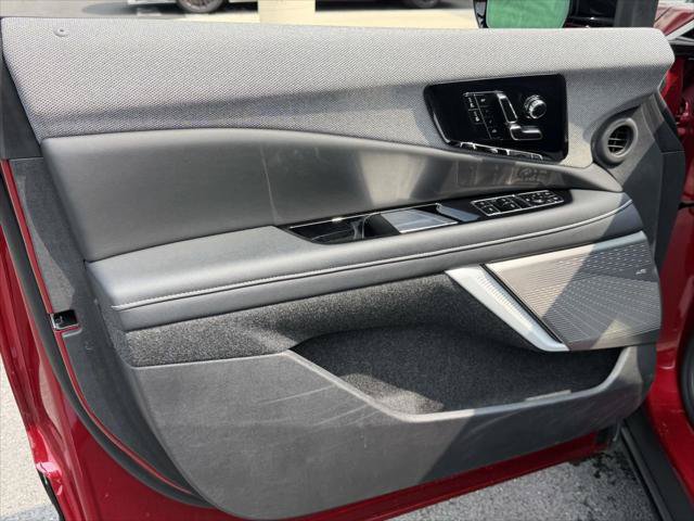 Used 2025 Cadillac Optiq Luxury 1 w/ LPO, Floor Liner Package AWD/4WD image 18