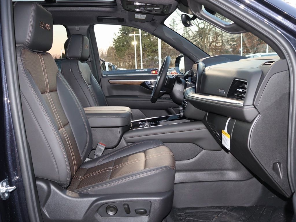 New 2025 Chevrolet Suburban High Country image 44