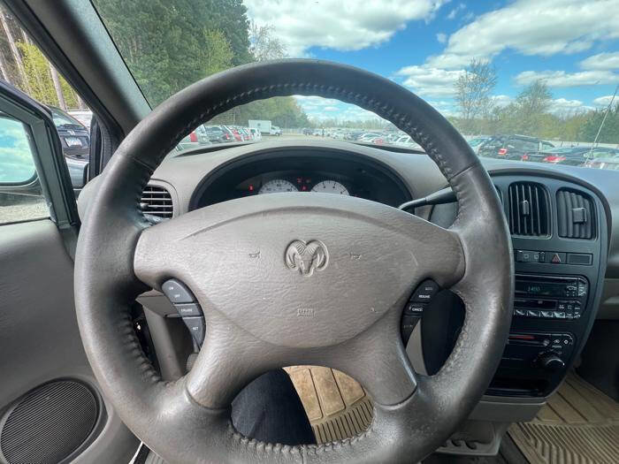 Used 2003 Dodge Caravan Sport FWD image 24