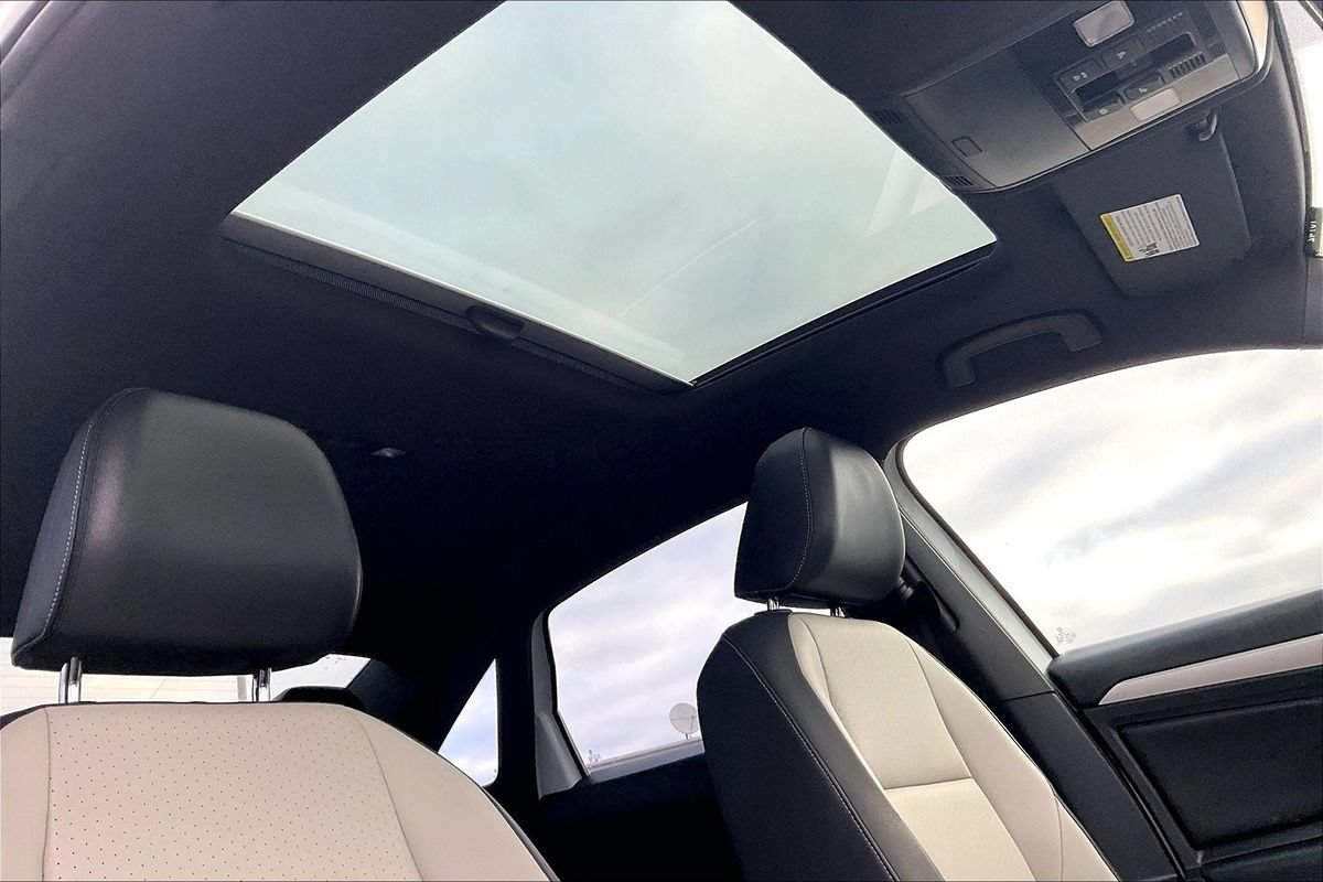 Used 2019 Volkswagen Jetta R-Line w/ R-Line Cold Weather Package FWD image 20
