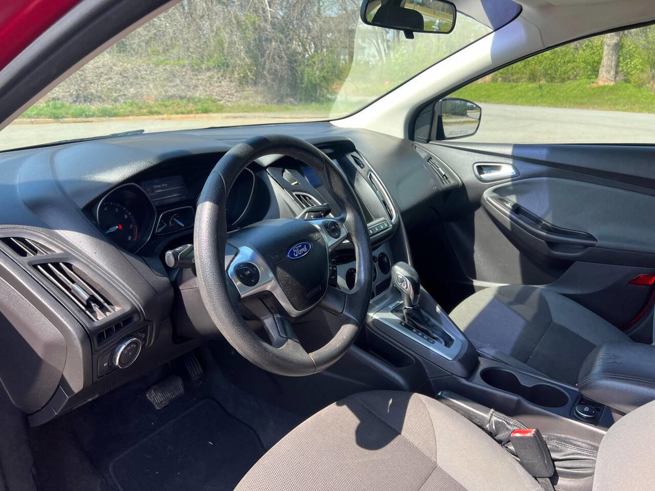 Used 2012 Ford Focus SE image 8