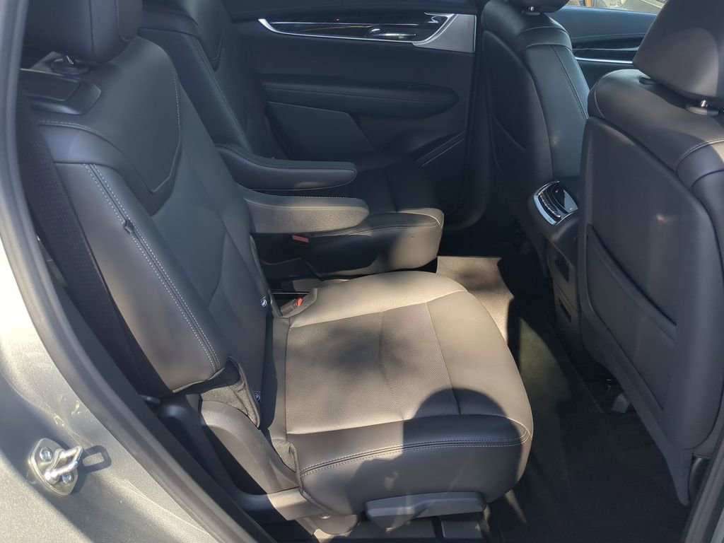 Used 2025 Cadillac XT6 Premium Luxury image 28