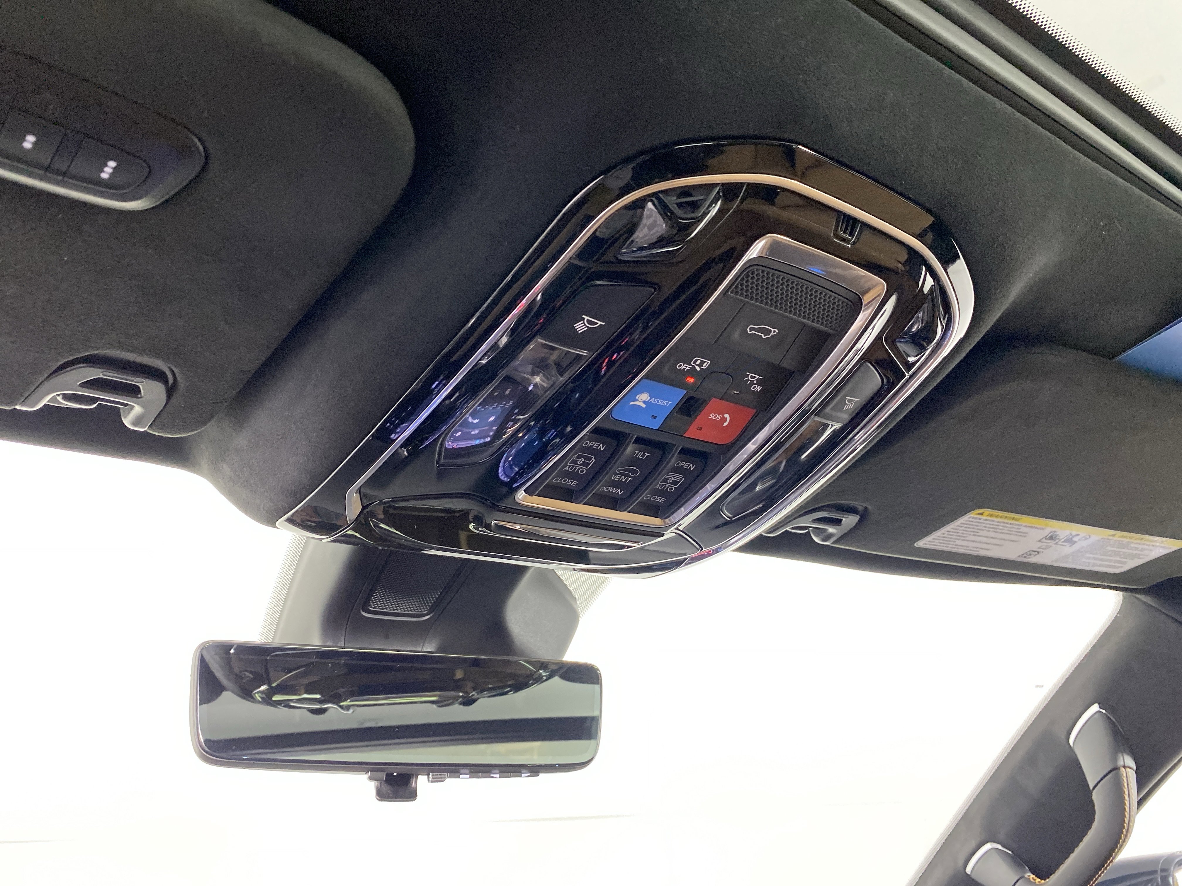 Used 2025 Jeep Grand Wagoneer Series III w/ Rear Seat Video Group 1 AWD/4WD image 42