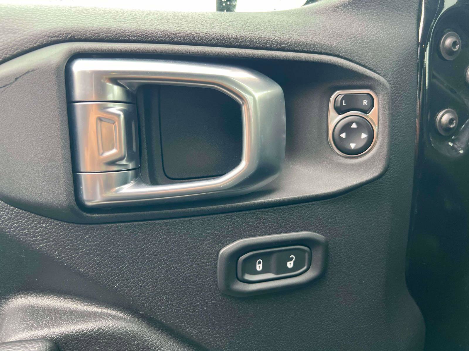 Used 2022 Jeep Wrangler Unlimited Sport AWD/4WD image 25