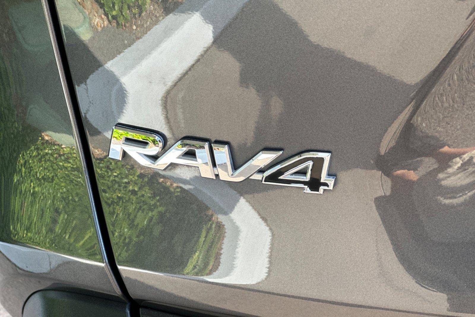 Used 2023 Toyota RAV4 XLE Premium AWD/4WD image 21