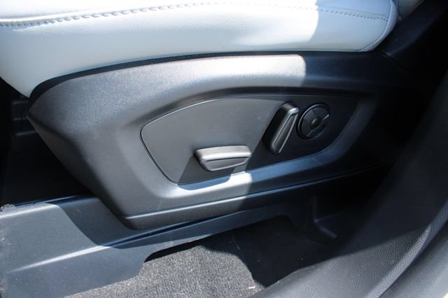 Used 2025 Ford Explorer Platinum w/ Ultimate Package AWD/4WD image 14