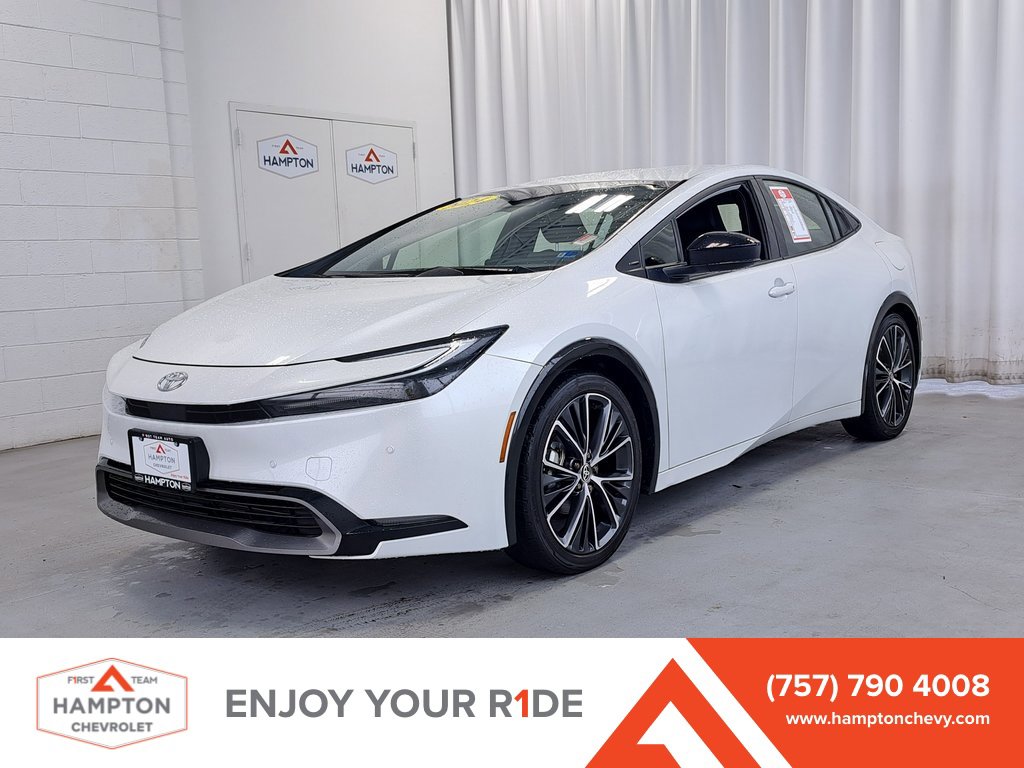 Used 2024 Toyota Prius XLE image 1