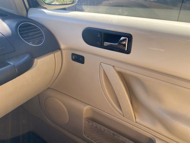 Used 2009 Volkswagen Beetle Coupe image 18