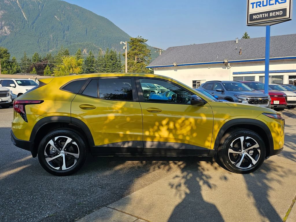 Used 2024 Chevrolet Trax RS w/ Driver Confidence Package FWD image 4