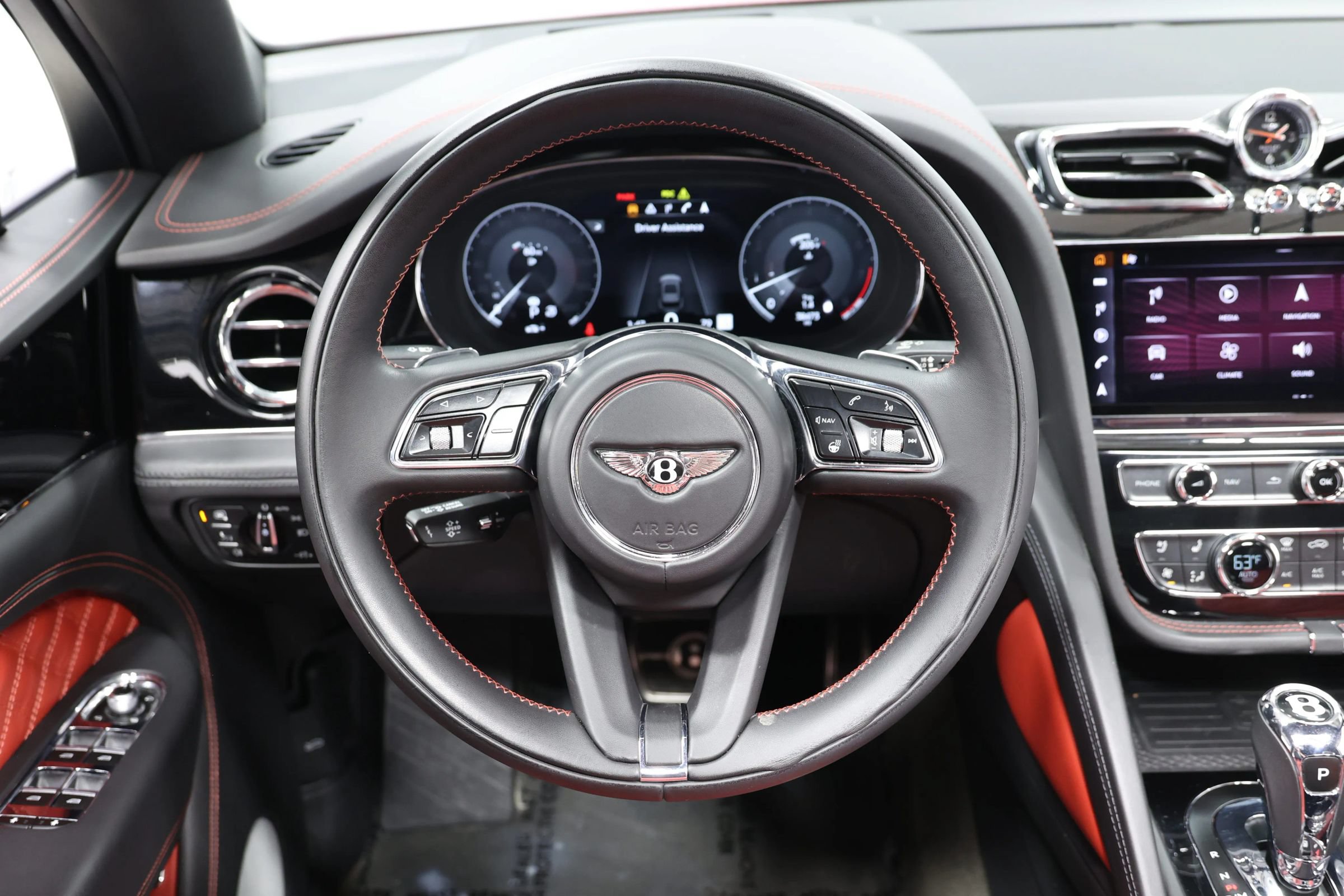 Used 2022 Bentley Bentayga AWD/4WD image 27