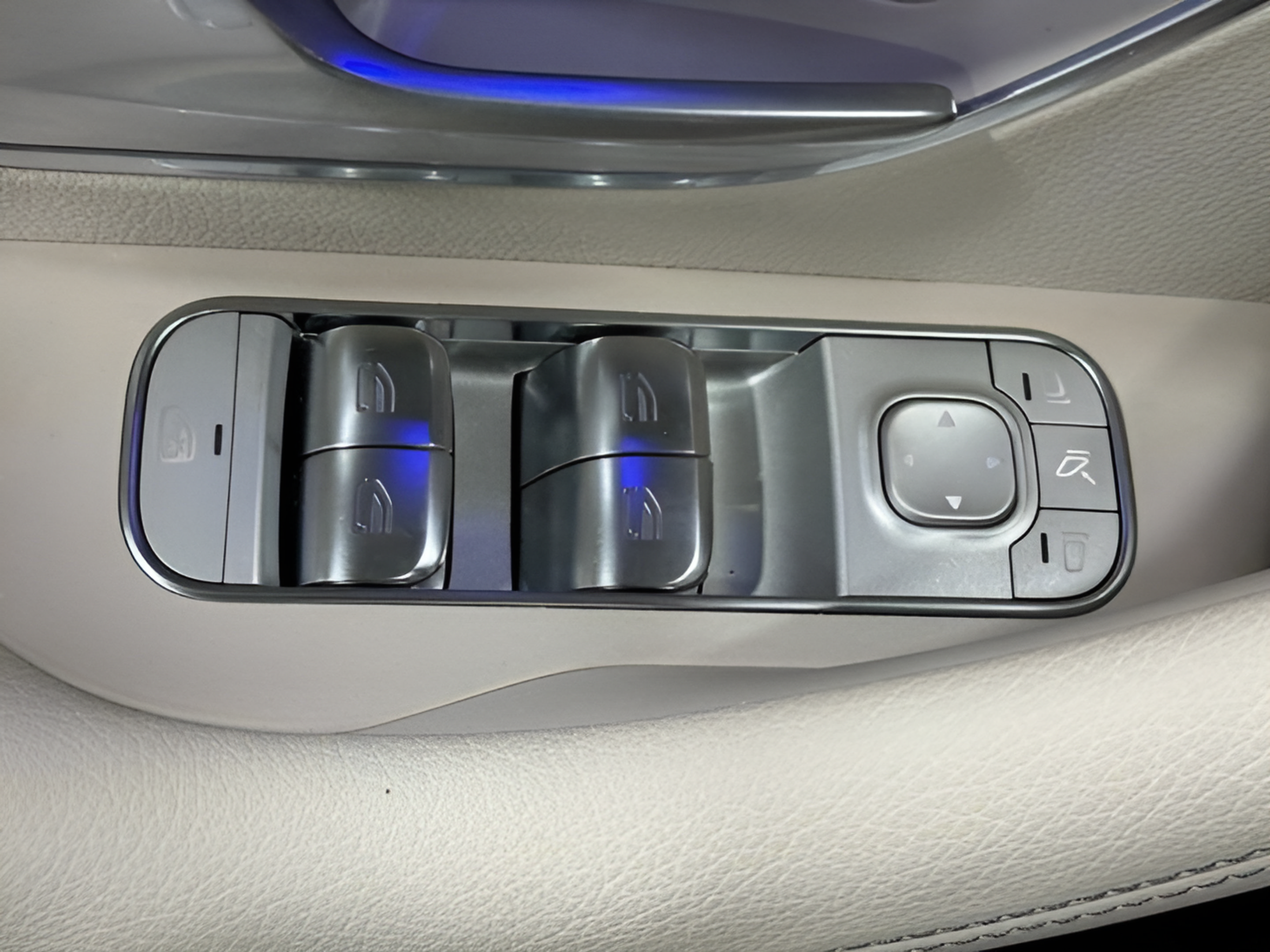 Certified 2025 Mercedes-Benz GLE 450 4MATIC image 27