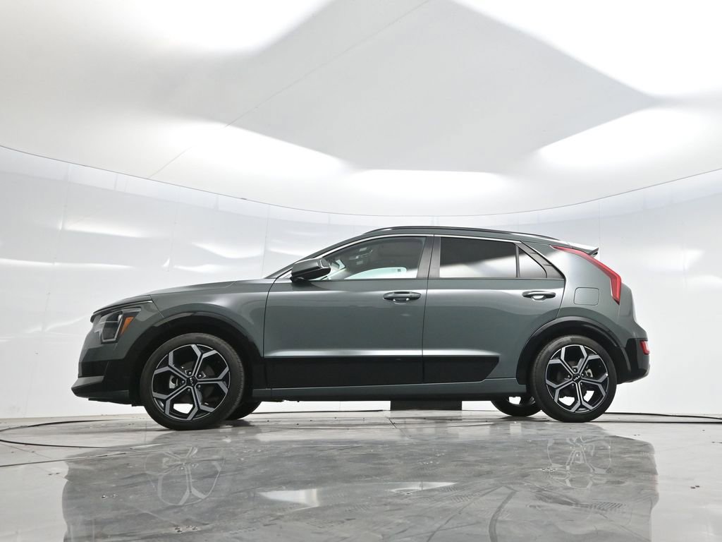 Used 2023 Kia Niro EX Touring image 7