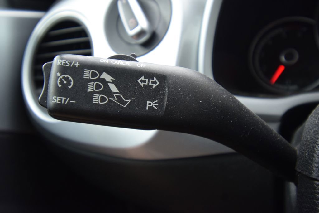 Used 2014 Volkswagen Beetle TDI image 35