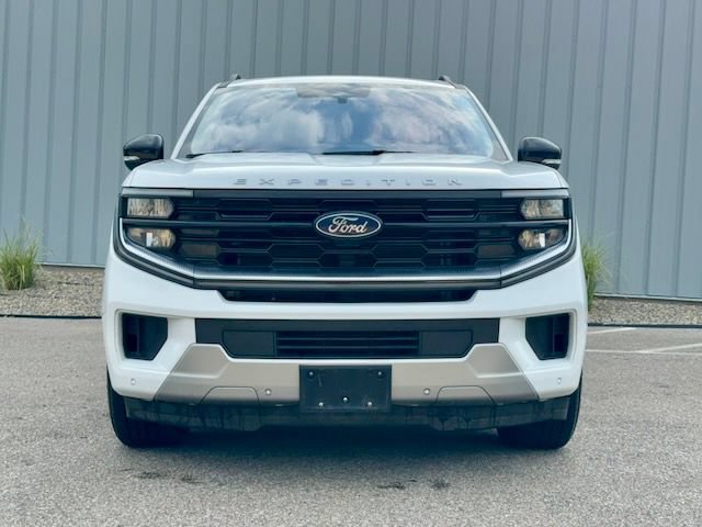 Used 2025 Ford Expedition Max Platinum AWD/4WD image 3