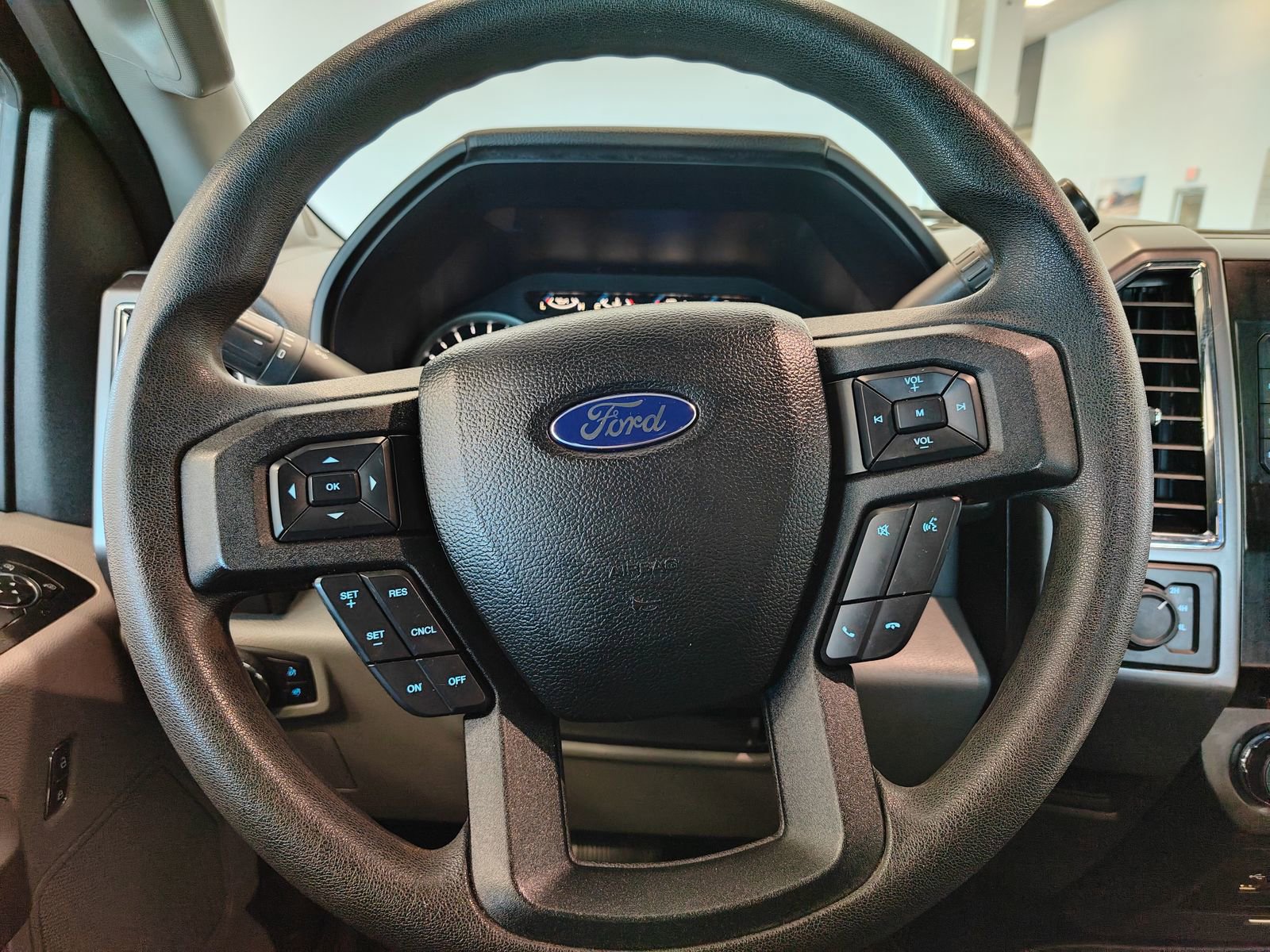 Used 2016 Ford F150 XLT image 17