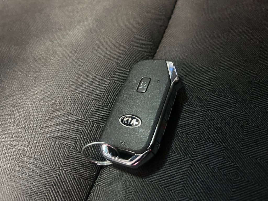 Used 2021 Kia Niro Touring image 33