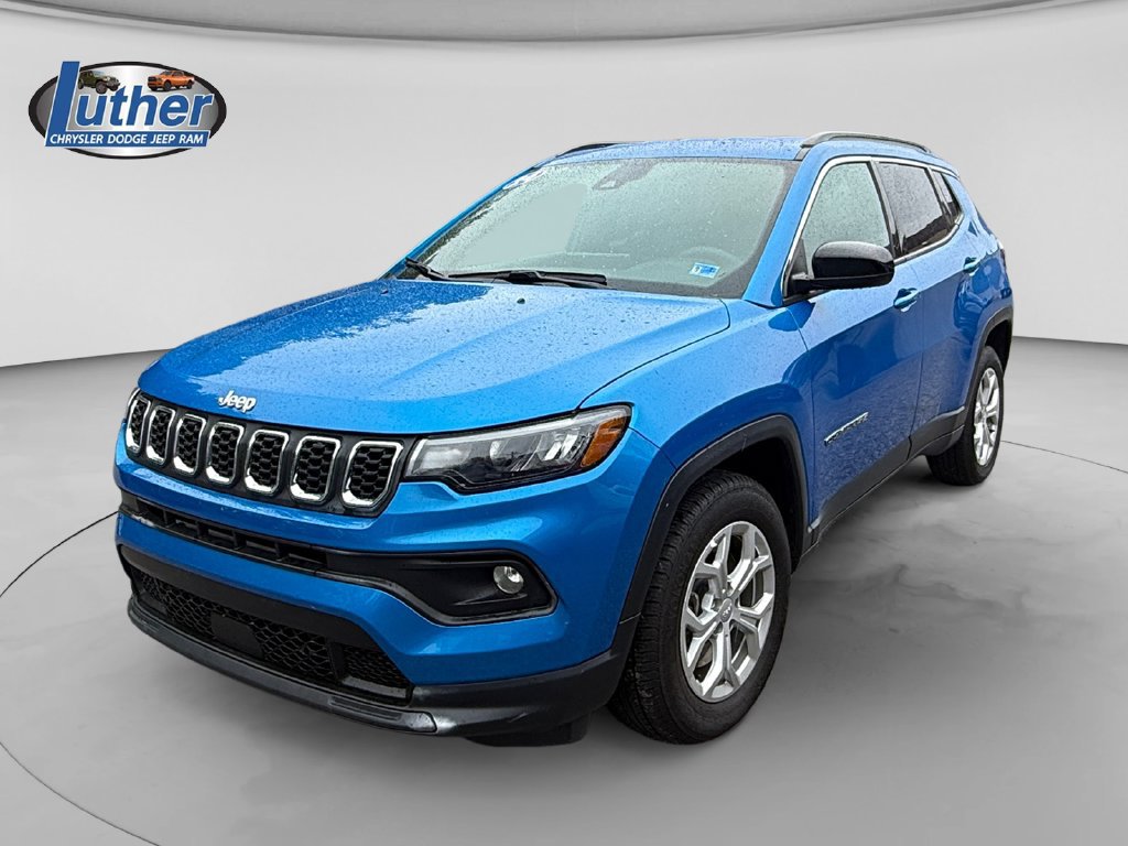 Used 2024 Jeep Compass Latitude AWD/4WD image 1