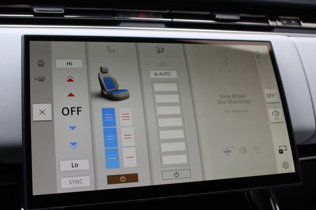 New 2025 Land Rover Range Rover Sport Dynamic SE image 16