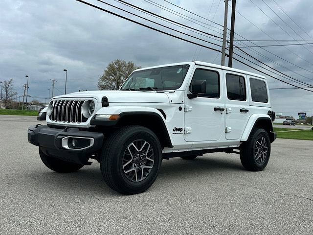 Used 2025 Jeep Wrangler Sahara image 7