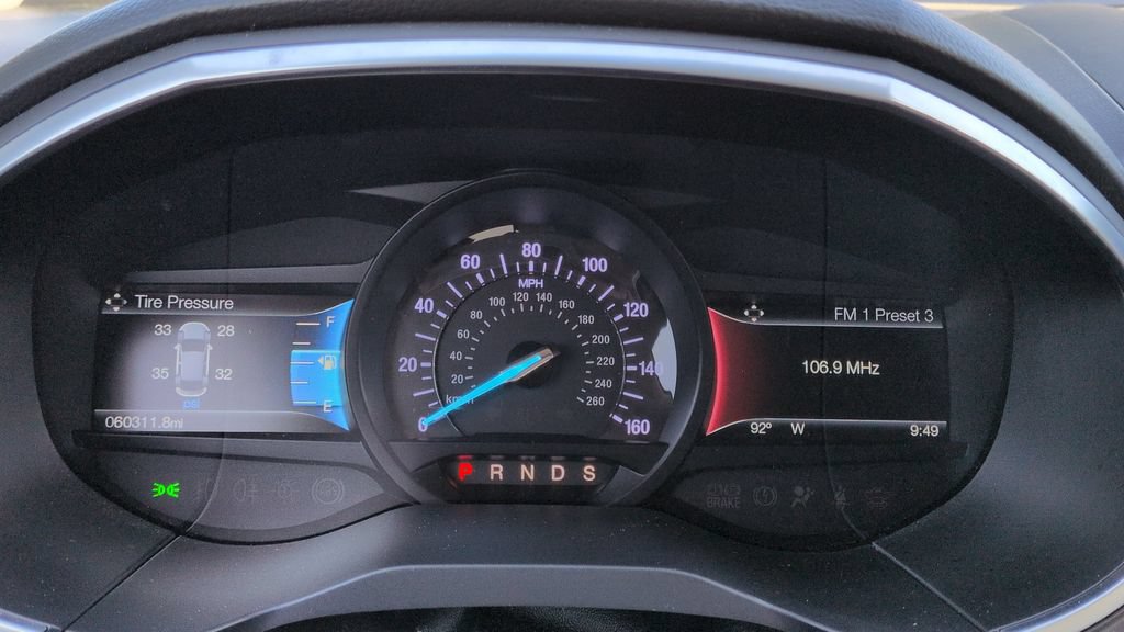 Used 2018 Ford Edge Titanium FWD image 21