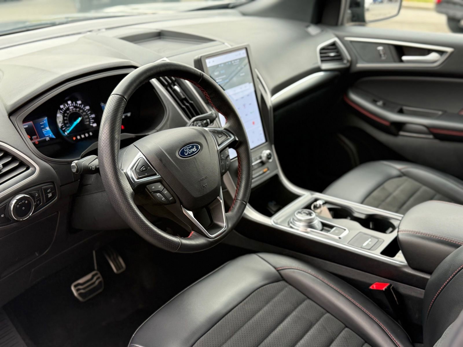 Used 2024 Ford Edge ST-Line image 8