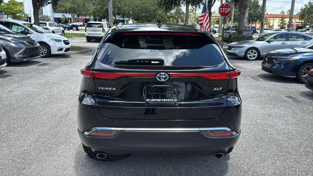 Used 2023 Toyota Venza XLE AWD/4WD image 6