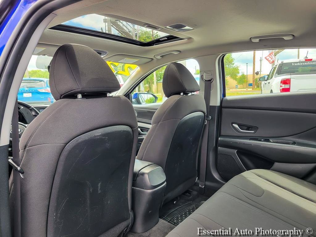 Used 2022 Hyundai Elantra SEL FWD image 13