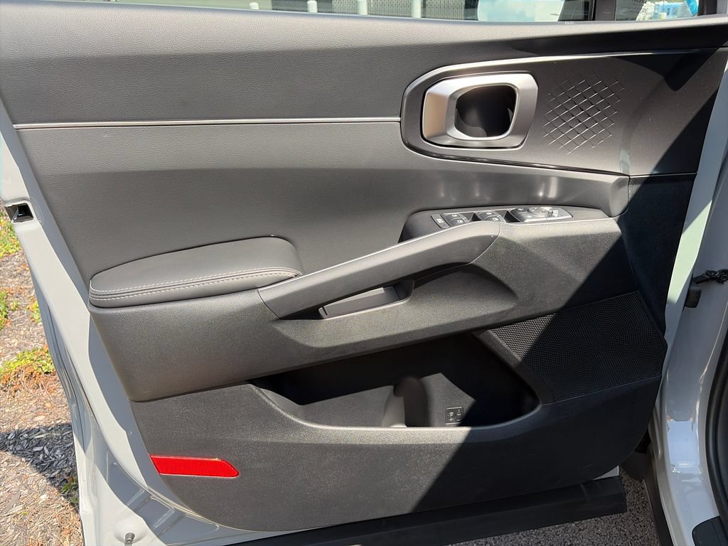 New 2026 Kia Sorento S FWD image 16