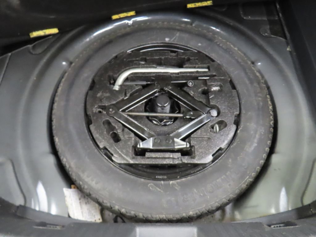 Used 2013 Volkswagen Beetle 2.5 Fender FWD image 32